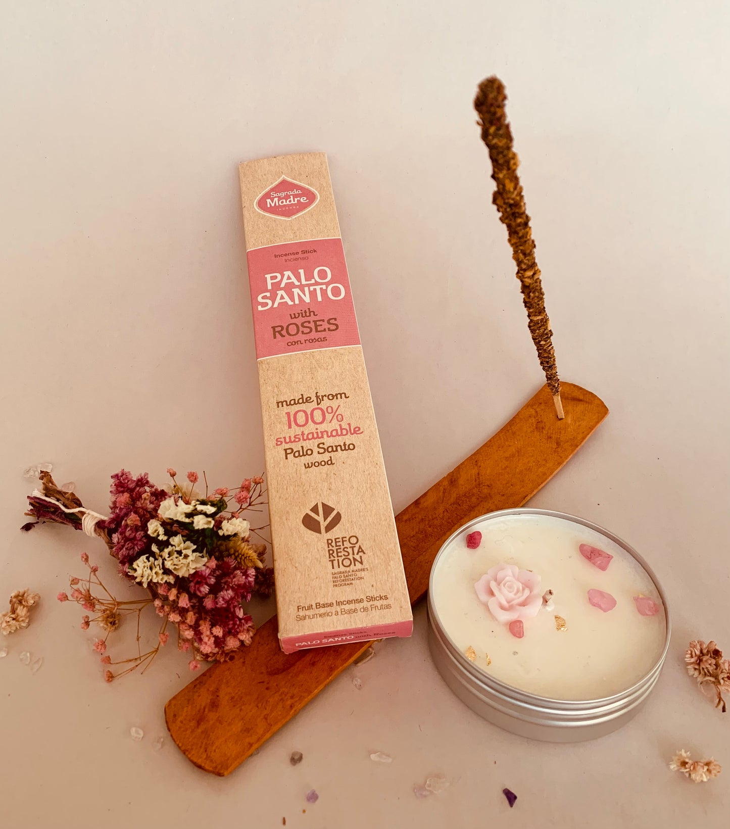 Mini Kit Inciensos Palo Santo con rosas y vela intencionada para el amor
